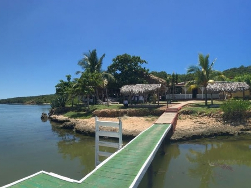 Altersvorsorge mit 48 - Dinge, für dich kein Geld ausgebe: Ein kleines, süßes Restaurant am Meer tut´s auch als Hochzeitslocation, muss ja nicht immer ein Luxus-Resort sein